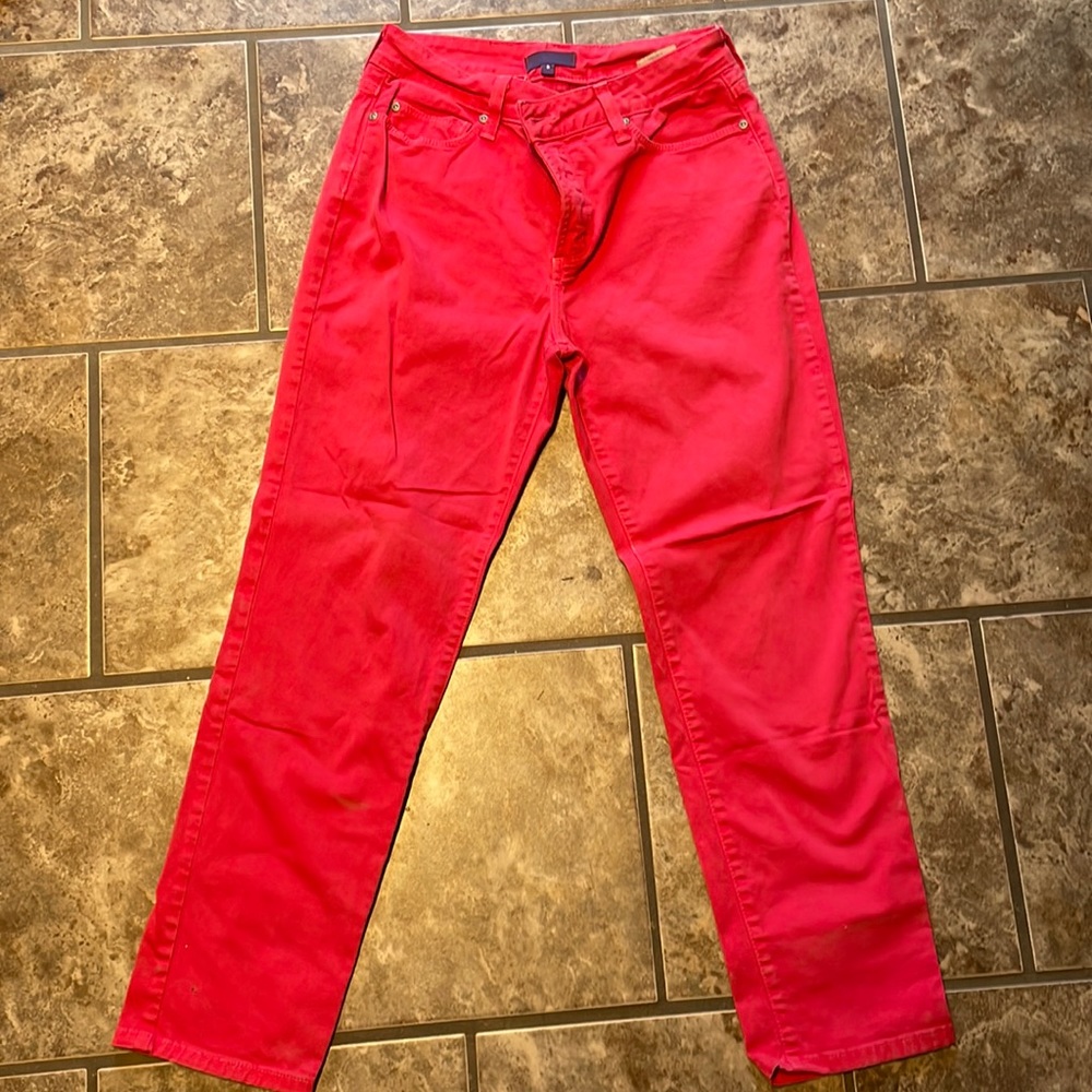 Women’s pink jeans
